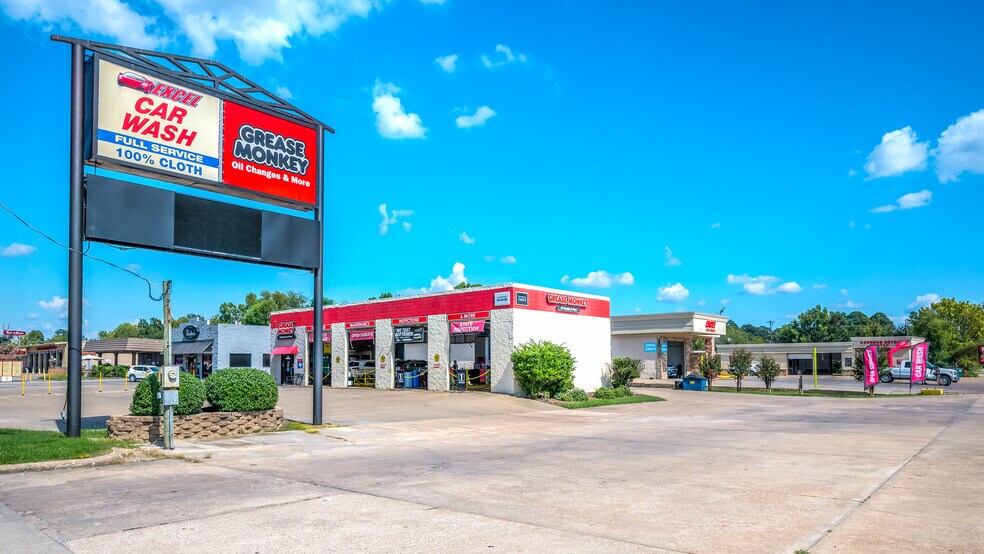Primary Photo Of 309 S Timberland Dr, Lufkin Auto Repair For Sale