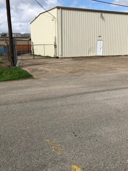 More Photos Of 6531 Overcrest Ln, Pasadena Industrial For Lease