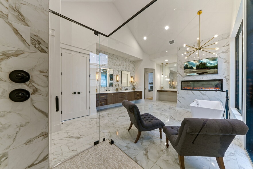 More Photos Of 7505 E US Highway 290, Johnson City Flex For Sale