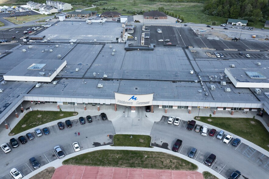 More Photos Of 2600 Middletown Commons, White Hall Unknown For Lease