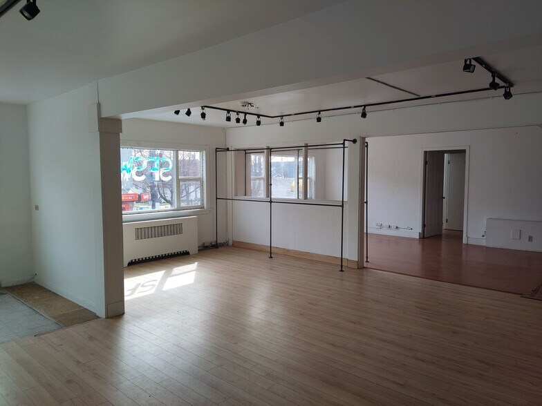 More Photos Of 2511 E Hastings St, Vancouver Office For Lease