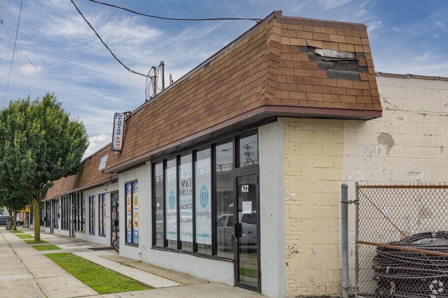 More Photos Of 622-640 Oak St, Copiague Unknown For Lease