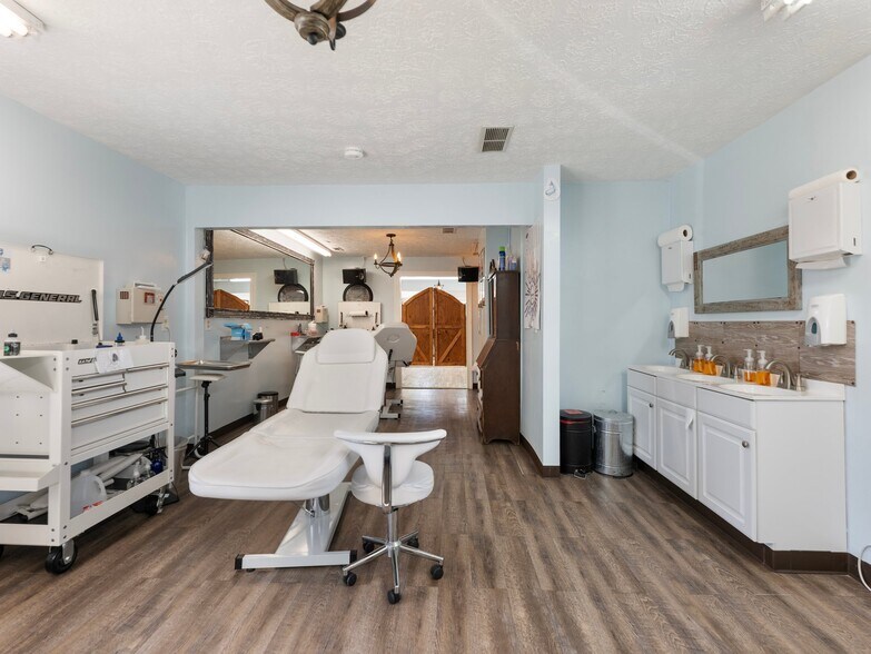 More Photos Of 578 Braselton Hwy, Lawrenceville Storefront Retail Office For Sale