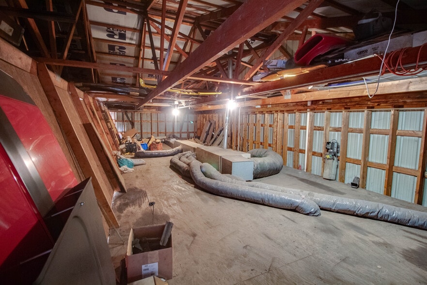 More Photos Of 808 E Broadway, Alton Specialty For Sale