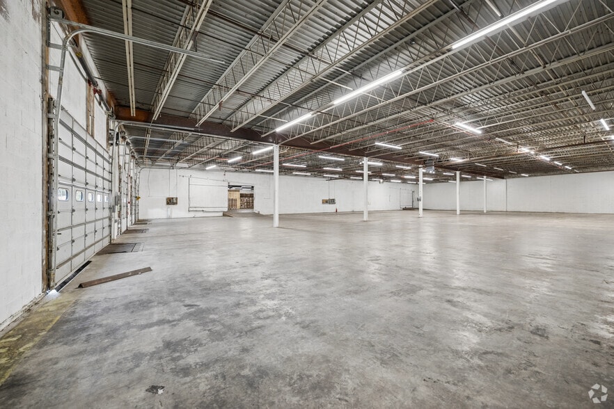 More Photos Of 6 Willow Rd, Ayer Warehouse For Lease