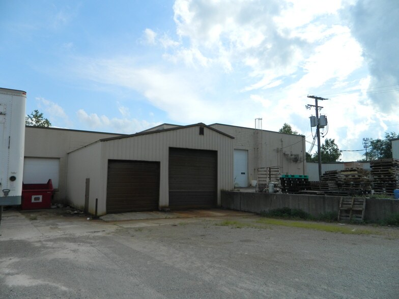 More Photos Of 9910 Airport Dr, Fort Wayne Manufacturing For Sale