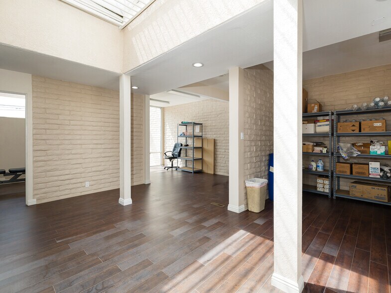 More Photos Of 4701 W Imperial Hwy, Inglewood Loft Creative Space For Sale