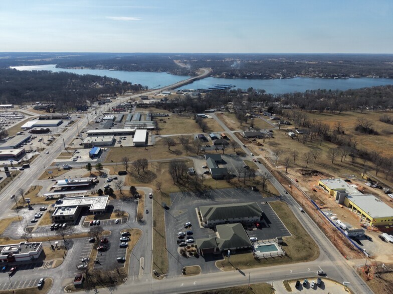 More Photos Of 120 W 18th St, Grove Hotel For Sale