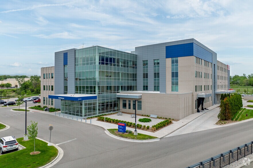 Primary Photo Of 39000 W Seven Mile Rd, Livonia Medical For Lease