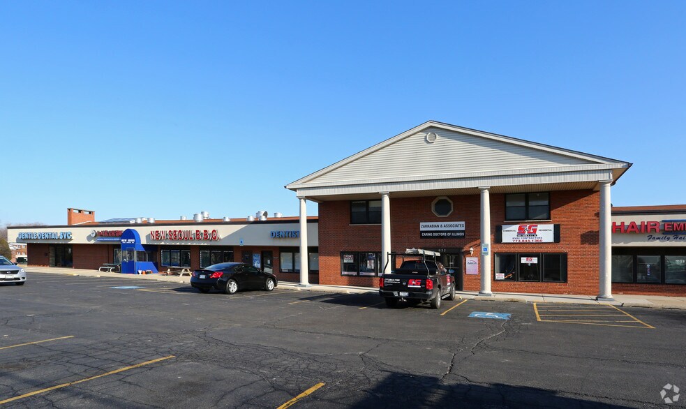 More Photos Of 624-640 W Algonquin Rd, Des Plaines Unknown For Sale
