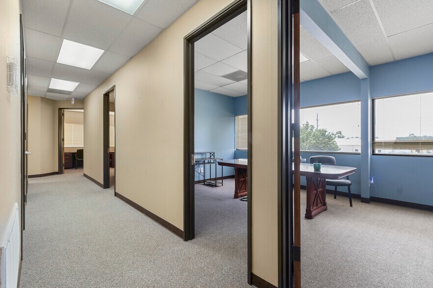 More Photos Of 25349-25351 Borough Park Dr, Spring Light Manufacturing For Sale