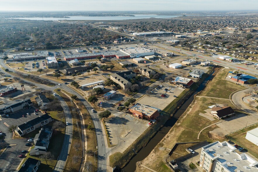 More Photos Of 4516 Maplewood Ave, Wichita Falls General Retail For Sale