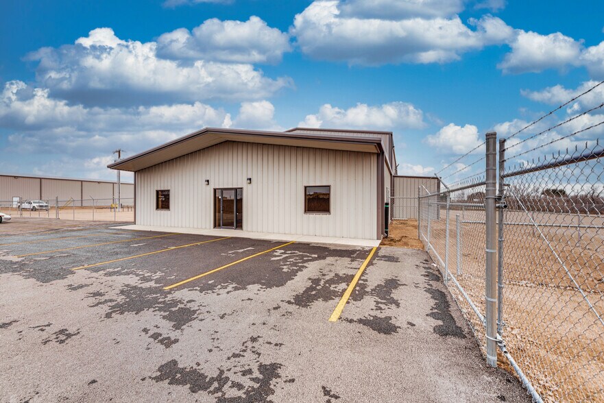 More Photos Of 3017 W County Road 115, Midland Warehouse For Lease