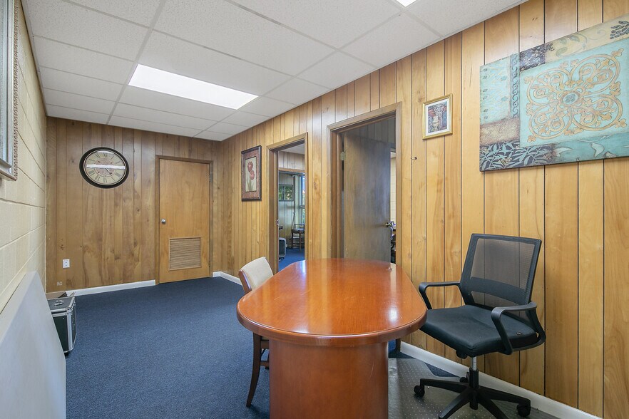 More Photos Of 214 Hawkins Ave, Sanford Medical For Sale