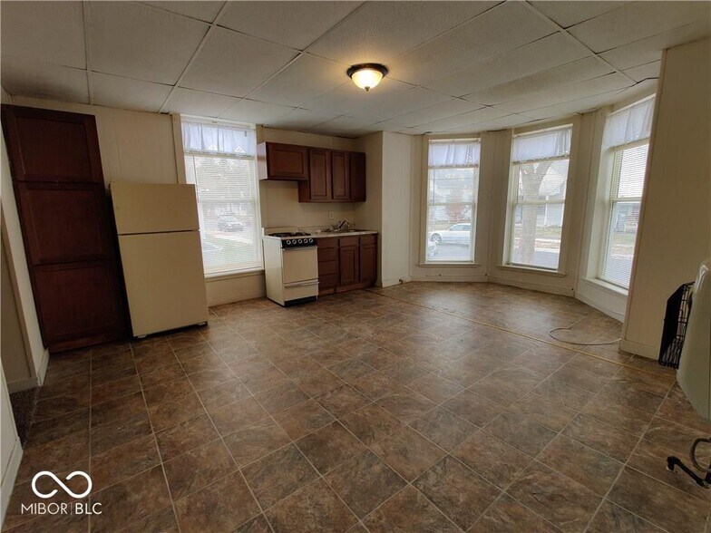 More Photos Of 617 W Franklin St, Shelbyville Apartments For Sale