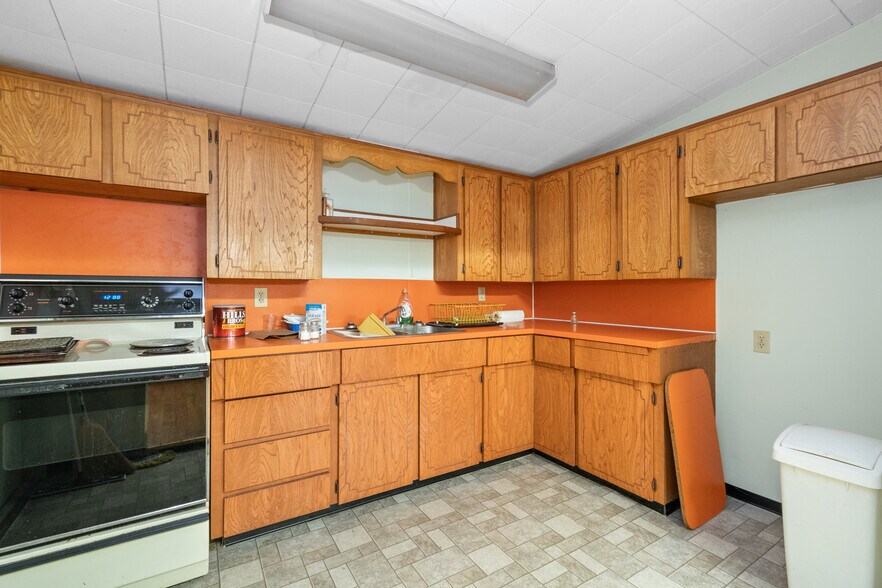 More Photos Of 841 4th, Hope Flex For Sale