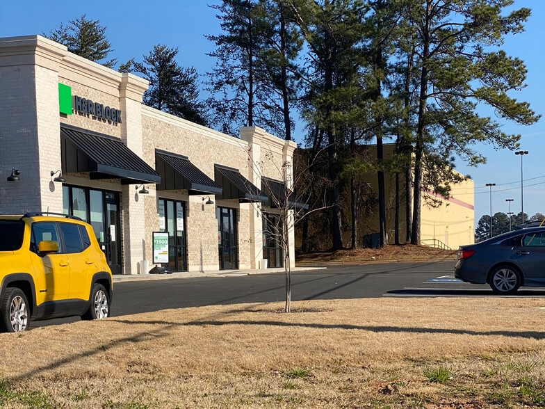 More Photos Of 2401 Holly Dr, Milledgeville General Retail For Lease