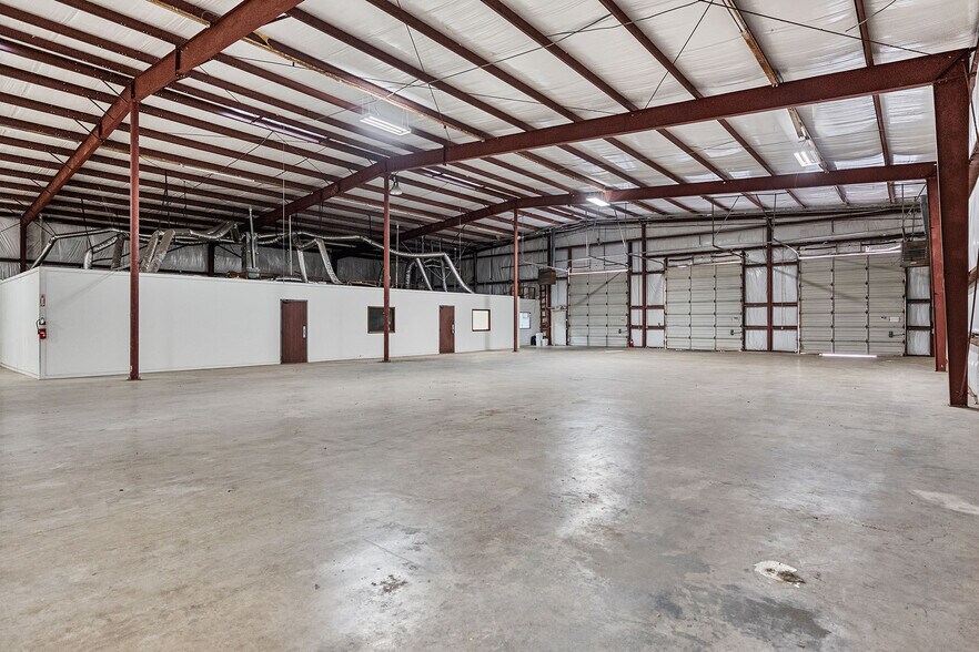 More Photos Of 13810 Ambrose, Houston Warehouse For Sale