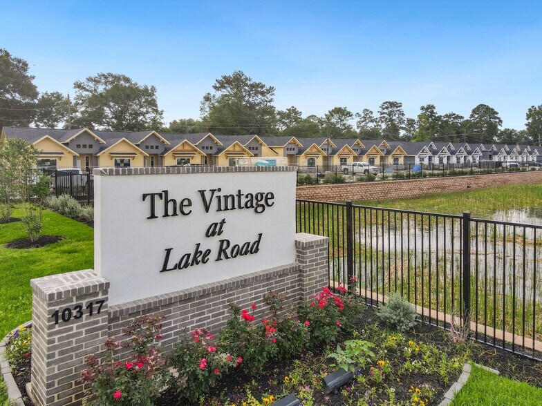 More Photos Of 10317 Lake Rd, Houston Apartments For Sale