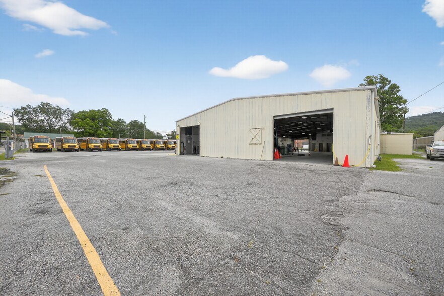 More Photos Of 512 S Wilmer Ave, Anniston Warehouse For Sale