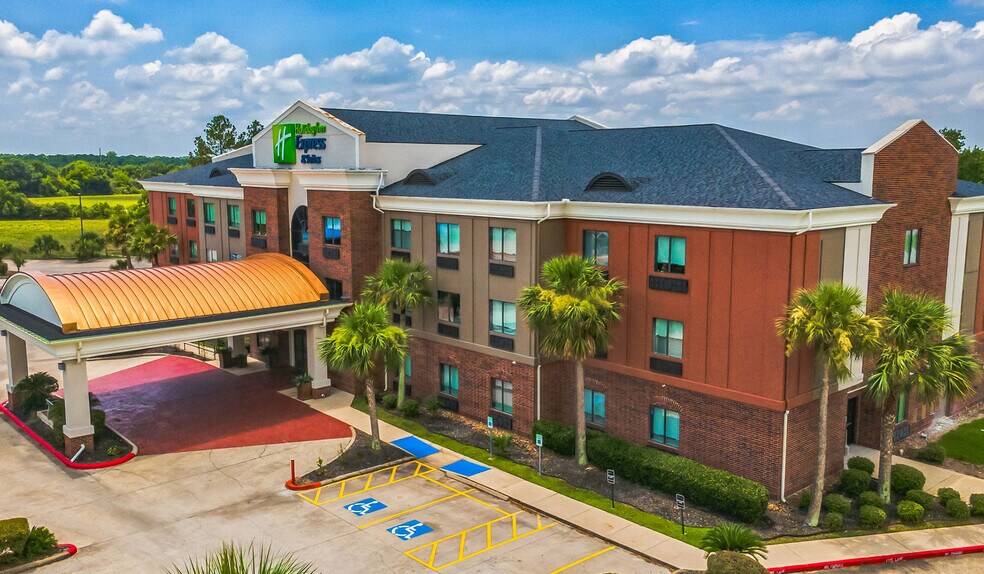 More Photos Of 46300 Interstate 10, Winnie Hotel For Sale