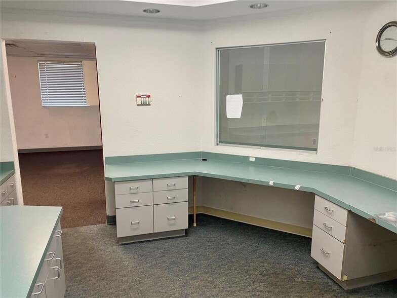 More Photos Of 4741 NW 8th Ave, Gainesville Medical For Sale