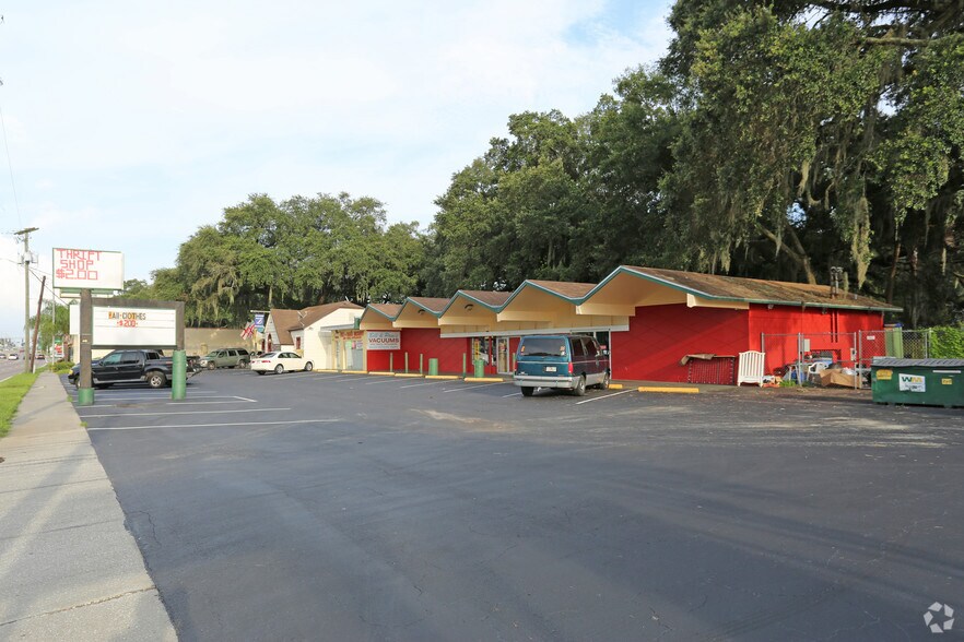 More Photos Of 221 E Brandon Blvd, Brandon Freestanding For Sale