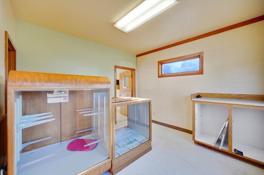 More Photos Of 212 NE D St, Willamina Food Processing For Sale