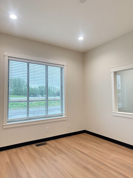 More Photos Of 112 Sugar Avenue, Sugar City Office For Lease