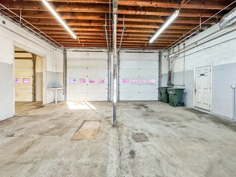 More Photos Of 811 W Constance Rd, Suffolk Flex For Sale