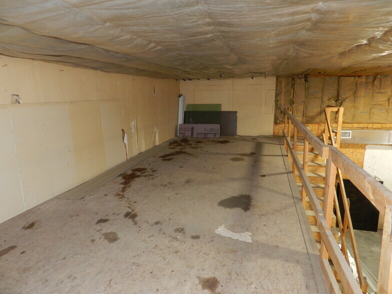 More Photos Of 445 Kristen Ct, Montrose Warehouse For Sale