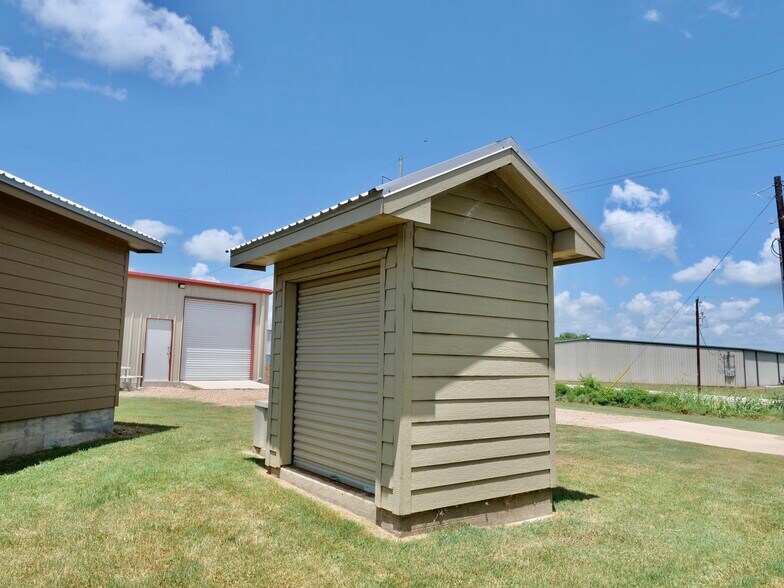 More Photos Of 4150 Highway 36 S, Brenham Shelter For Sale