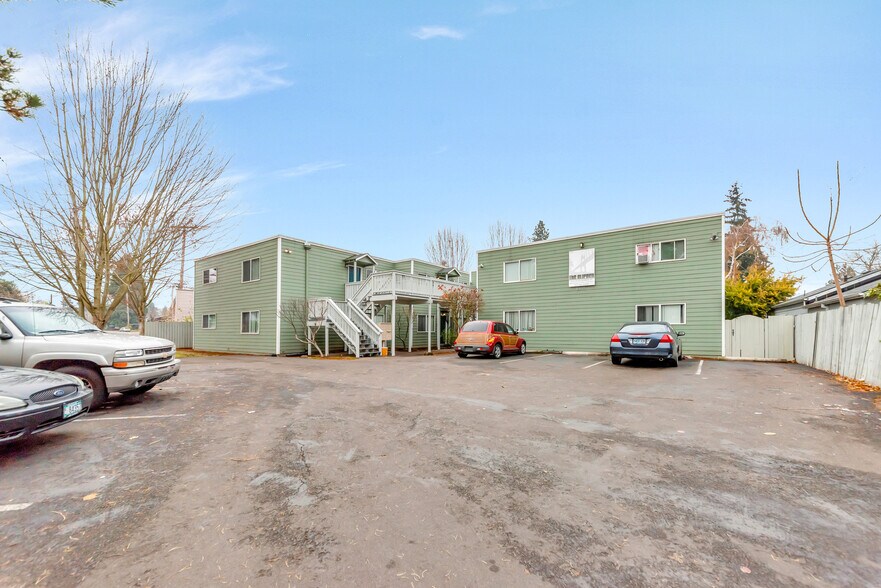 More Photos Of 8415 N Fessenden St, Portland Apartments For Sale