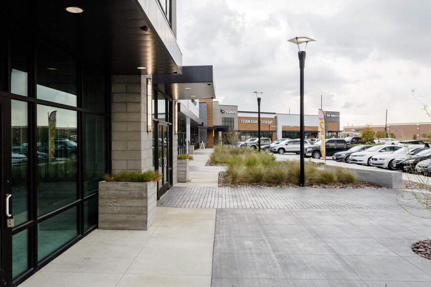 More Photos Of 12230 West Lake Houston Pky, Houston General Retail For Lease