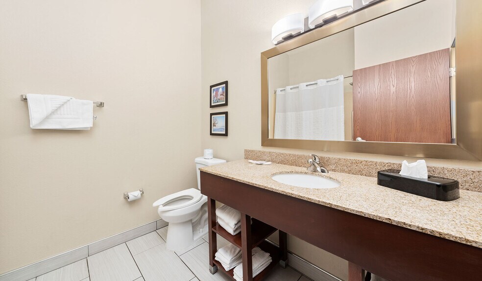 More Photos Of 1775 E Belvidere Rd, Grayslake Hotel For Sale