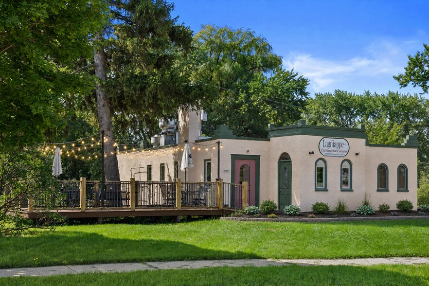 More Photos Of 17001 W Greenfield Ave, New Berlin Restaurant For Sale