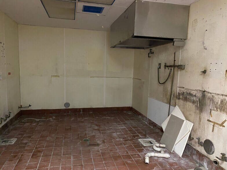 More Photos Of 33785 Van Dyke Ave, Sterling Heights Restaurant For Sale