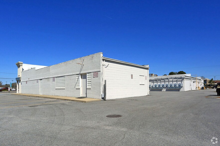 More Photos Of 2104 Pleasure House Rd, Virginia Beach Storefront For Lease