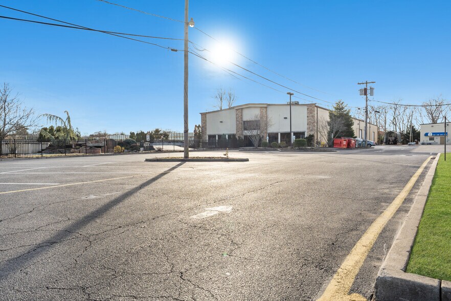 More Photos Of 1740 Lakewood Rd, Toms River Industrial For Lease