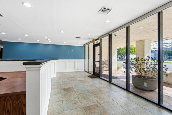 More Photos Of 2065-2095 Huntington Dr, San Marino Office For Sale