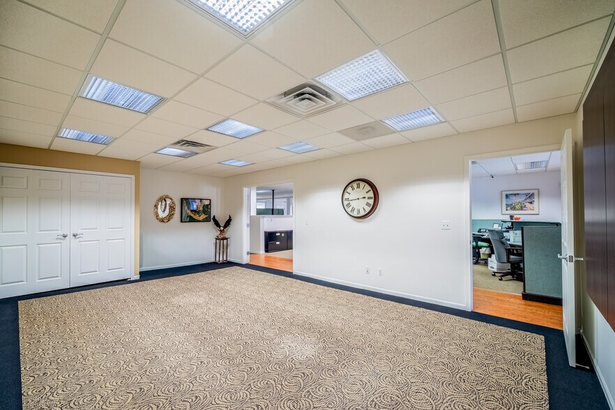 More Photos Of 4615-4621 S Wayne Rd, Wayne Storefront For Sale