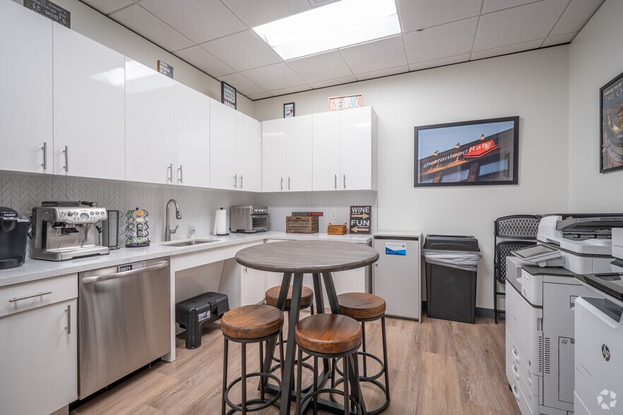 More Photos Of 2603 Augusta Dr, Houston Office For Lease