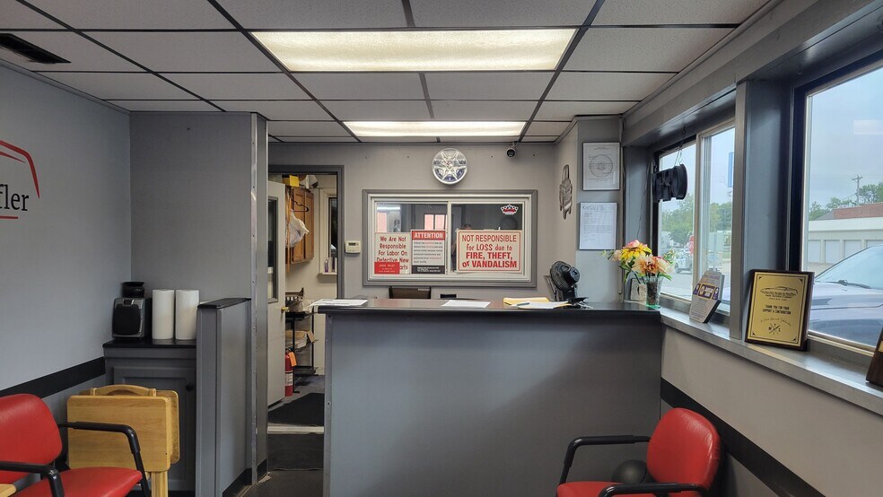 More Photos Of 115 N Marion St, Kirksville Auto Salvage Facility For Sale