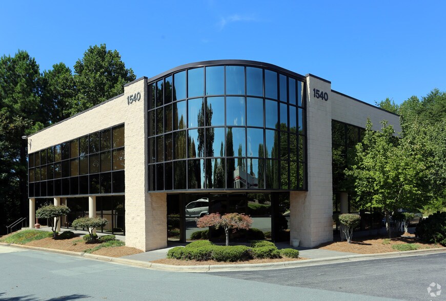 Primary Photo Of 1540 Westbrook Plaza Dr, Winston-Salem Unknown For Lease