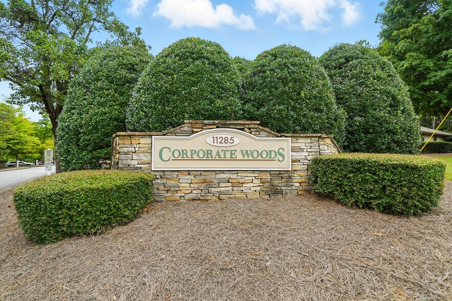 More Photos Of 11285 Elkins Rd, Roswell Office Residential For Sale