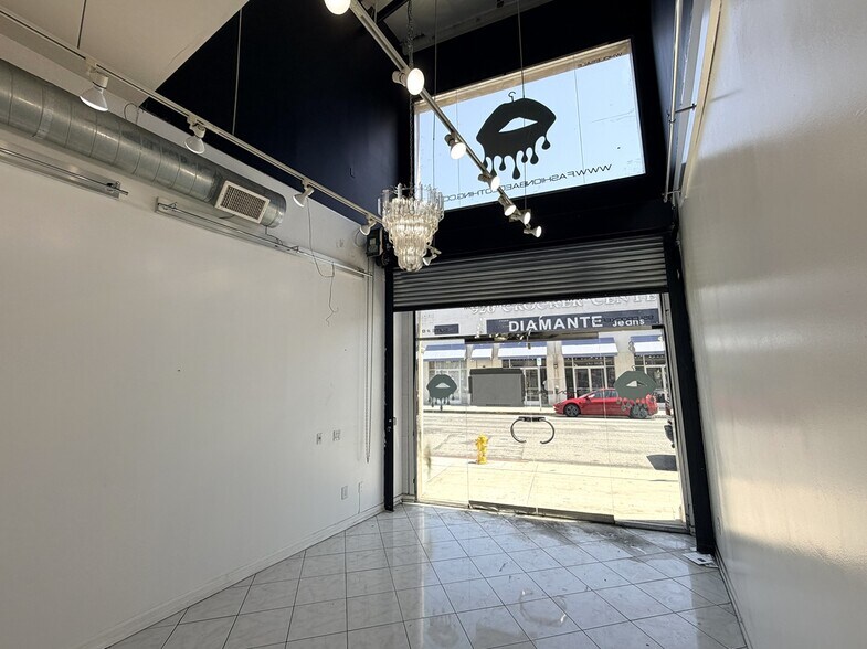 More Photos Of 951 Crocker St, Los Angeles Storefront Retail Office For Lease