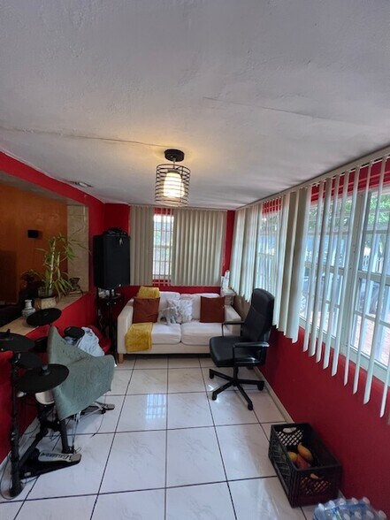 More Photos Of 77 Northwest Blvd, Miami Multifamily For Sale