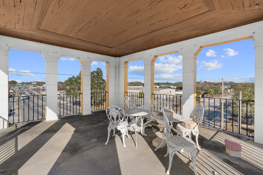 More Photos Of 939 N Magnolia Ave, Ocala Freestanding For Sale