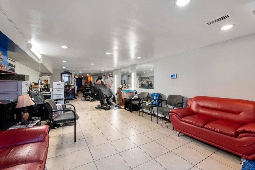 More Photos Of 2516-2520 N Charles St, Baltimore Apartments For Sale