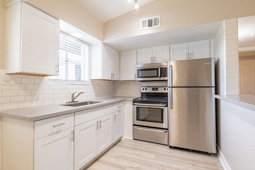 More Photos Of 2620 N 40th St, Phoenix Apartments For Sale